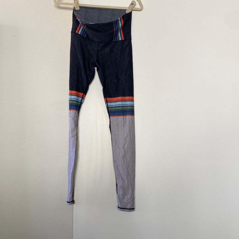 Yoga Democracy patterned leggings size small